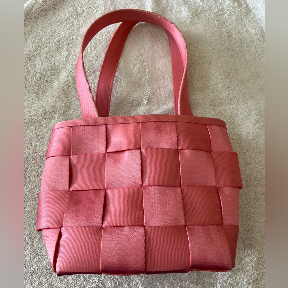 Pink Harvey Seatbelt bag